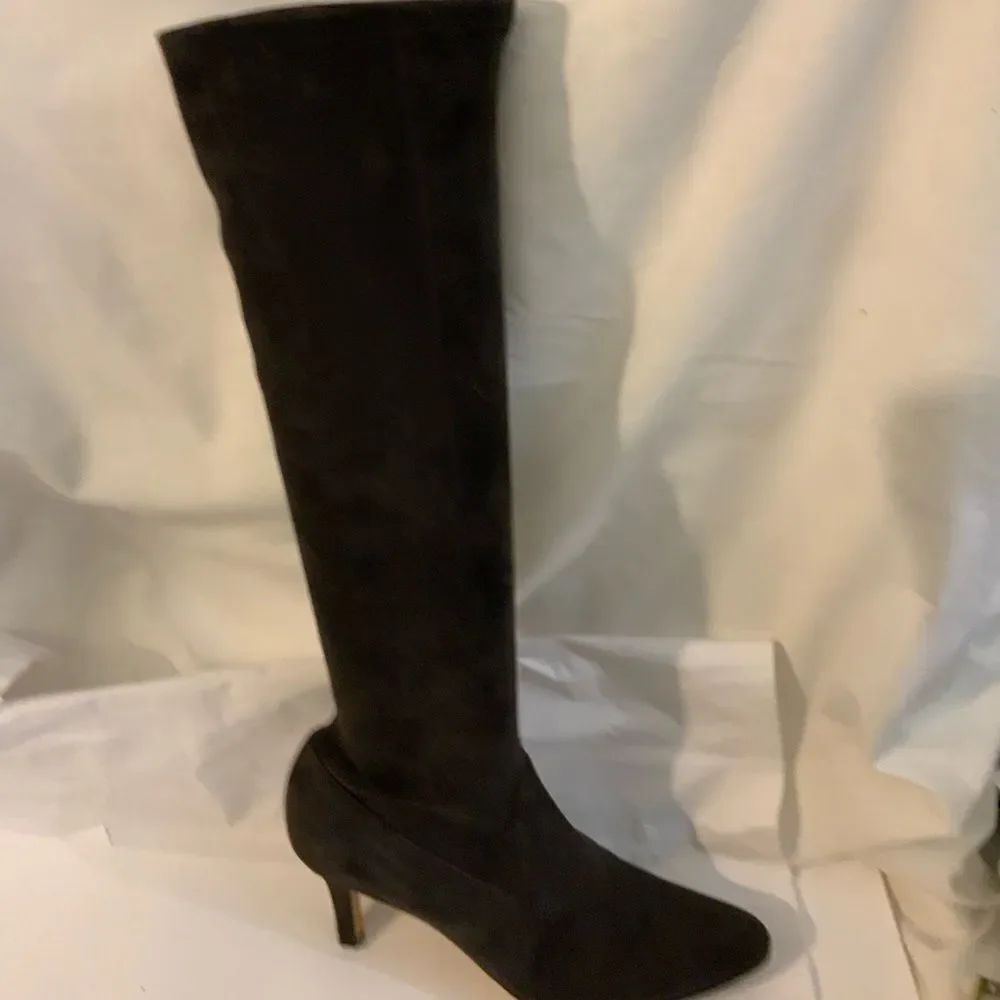 Manolo Blahnik dark gray Suede Boots 38 pull on boots